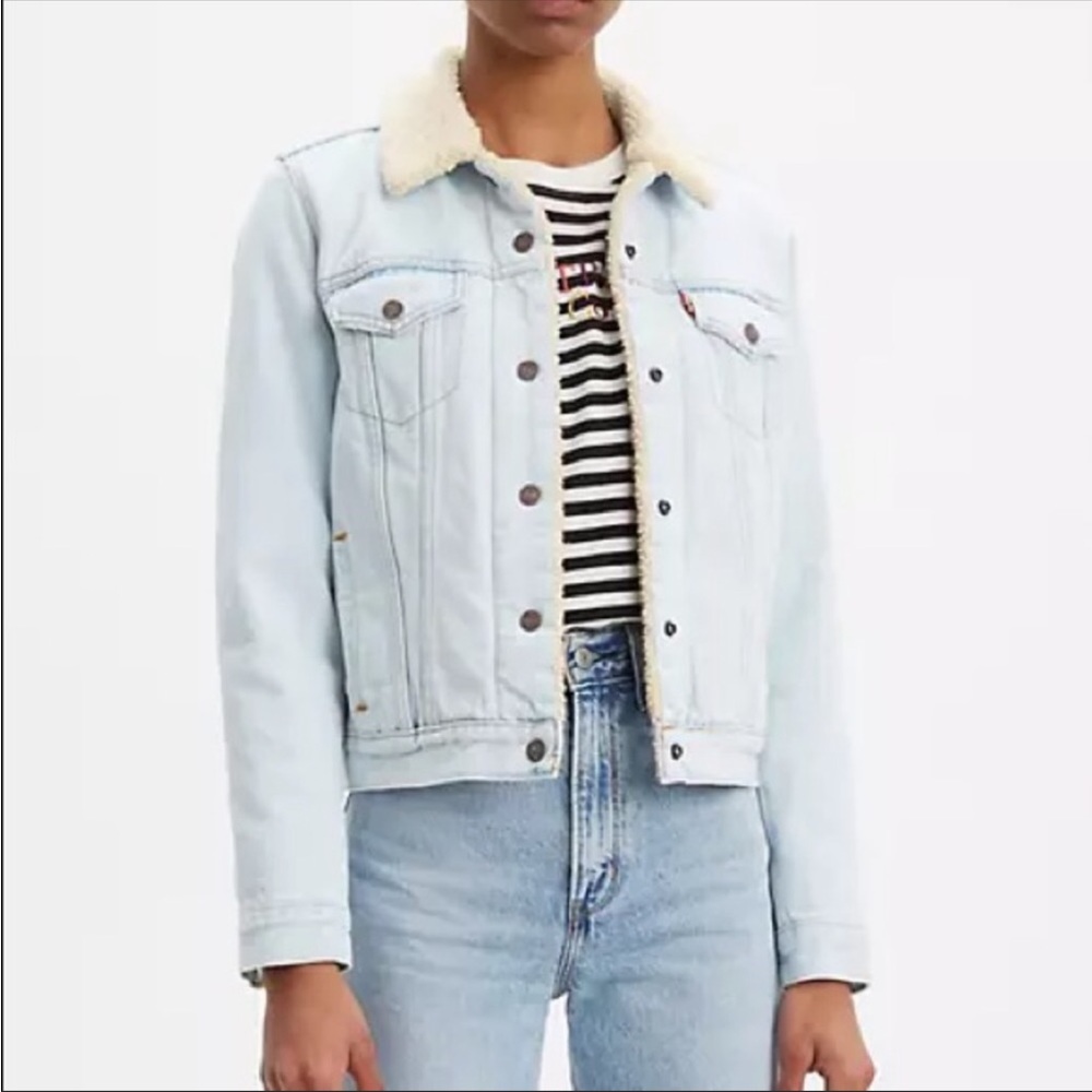 NWOT Levi’s Original Sherpa Trucker Jean Jacket